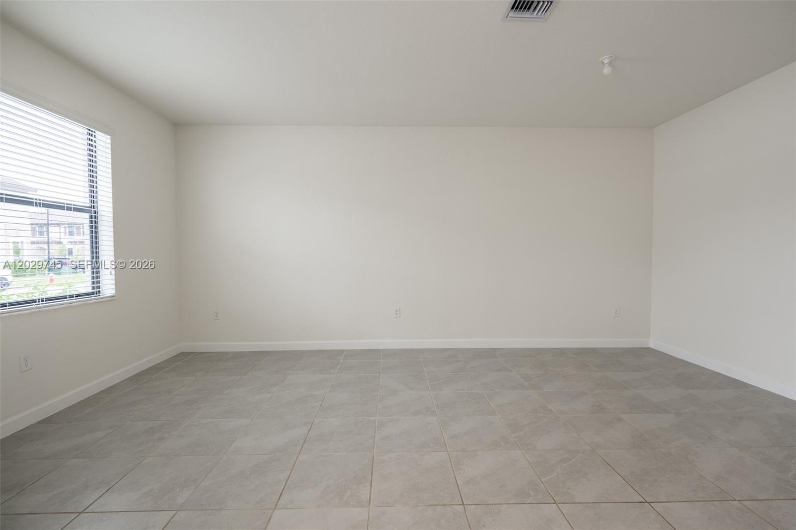 AQUABELLA NORTH - Residential Lease
