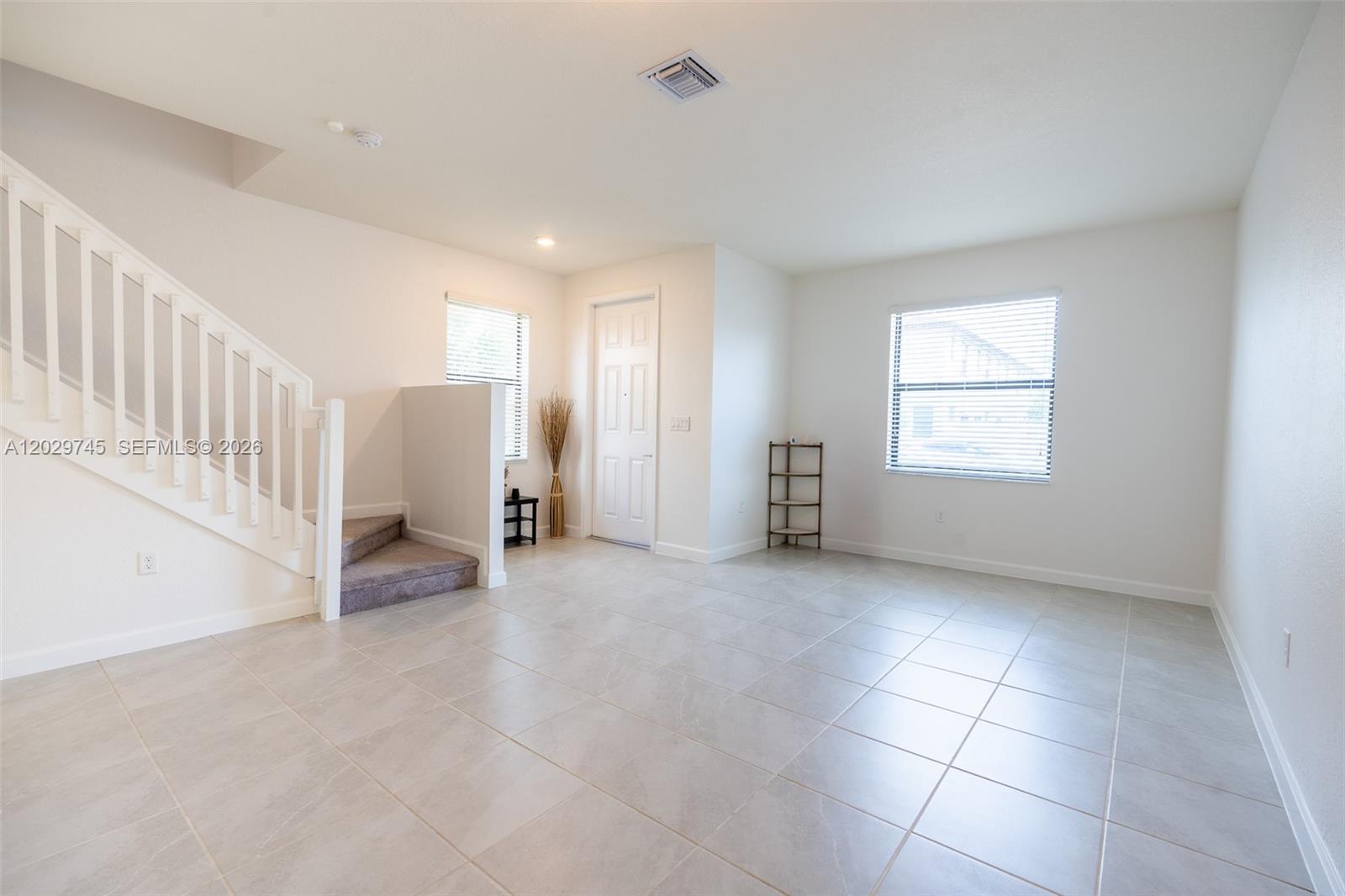 AQUABELLA NORTH - Residential Lease