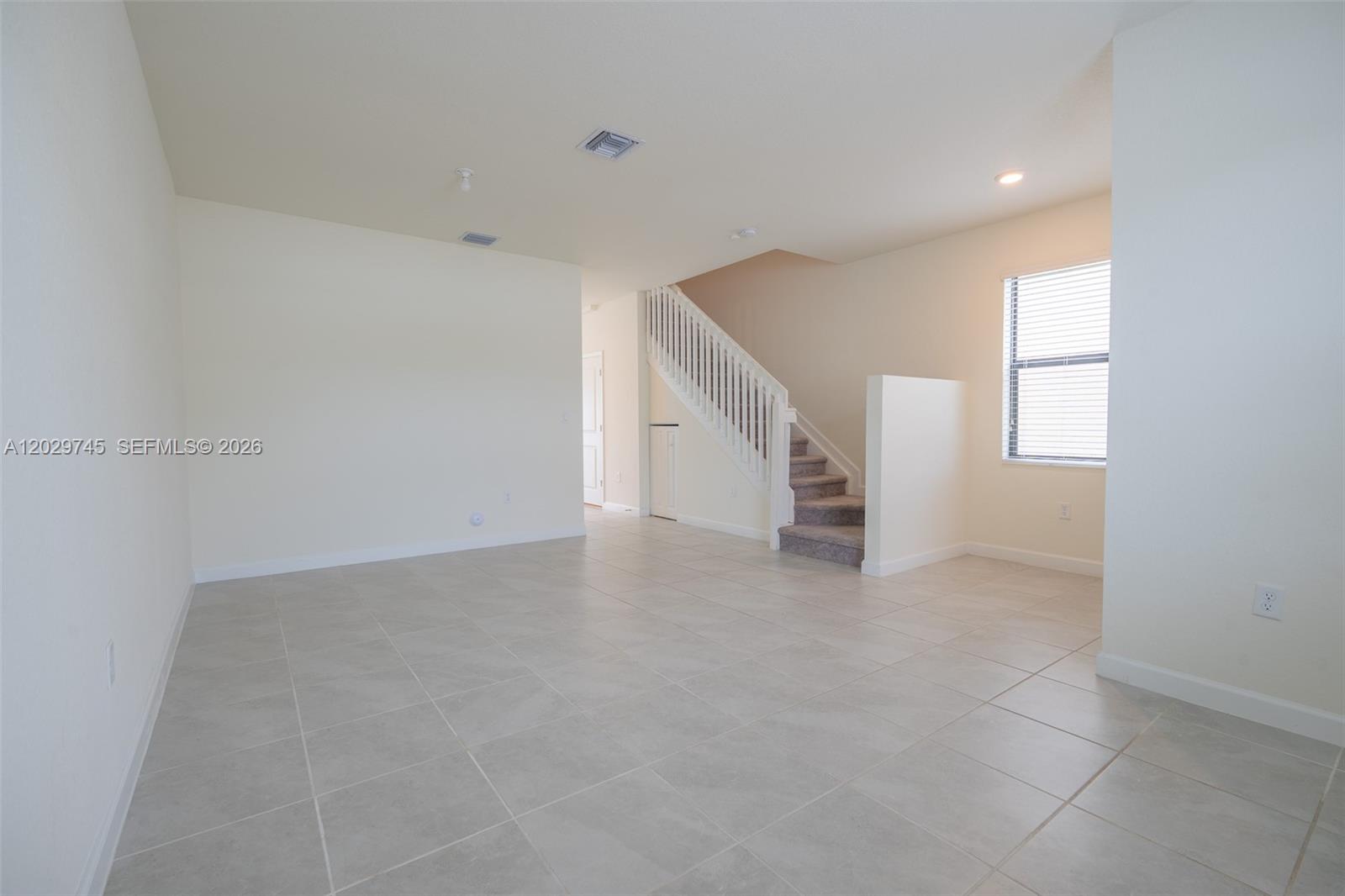 AQUABELLA NORTH - Residential Lease
