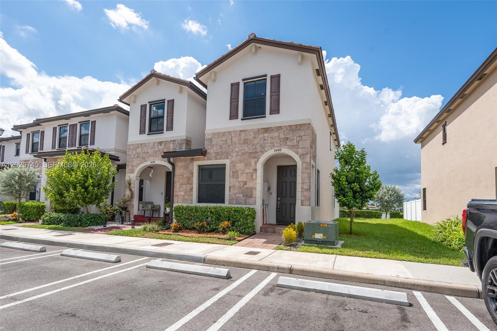 AQUABELLA NORTH - Residential Lease