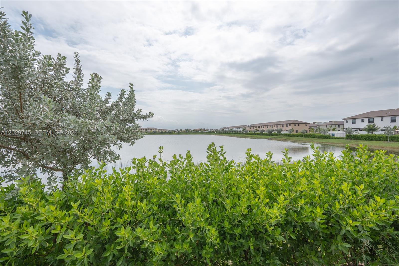 AQUABELLA NORTH - Residential Lease