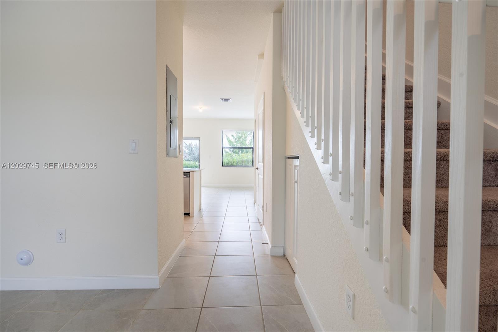 AQUABELLA NORTH - Residential Lease
