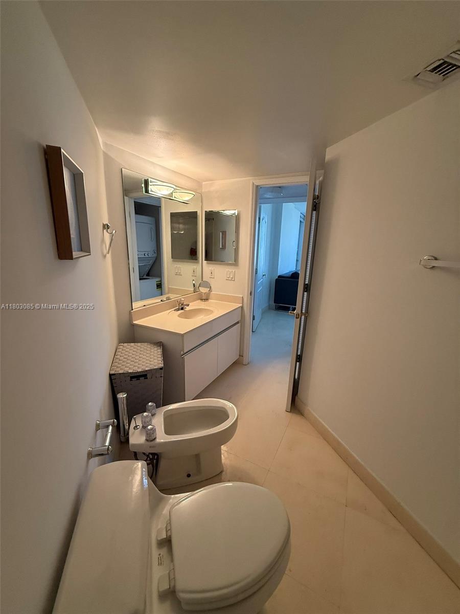SUNSET HARBOUR NORTH CONDO - Residential Lease