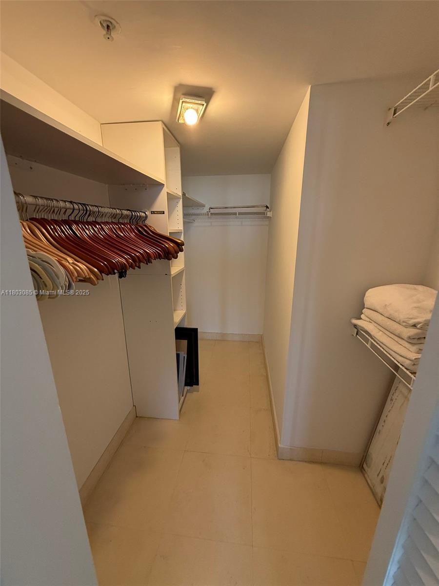 SUNSET HARBOUR NORTH CONDO - Residential Lease