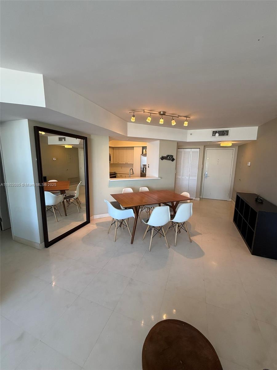 SUNSET HARBOUR NORTH CONDO - Residential Lease