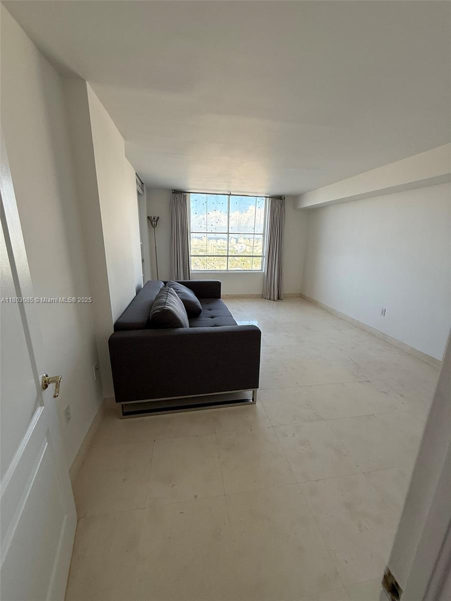 SUNSET HARBOUR NORTH CONDO - Residential Lease