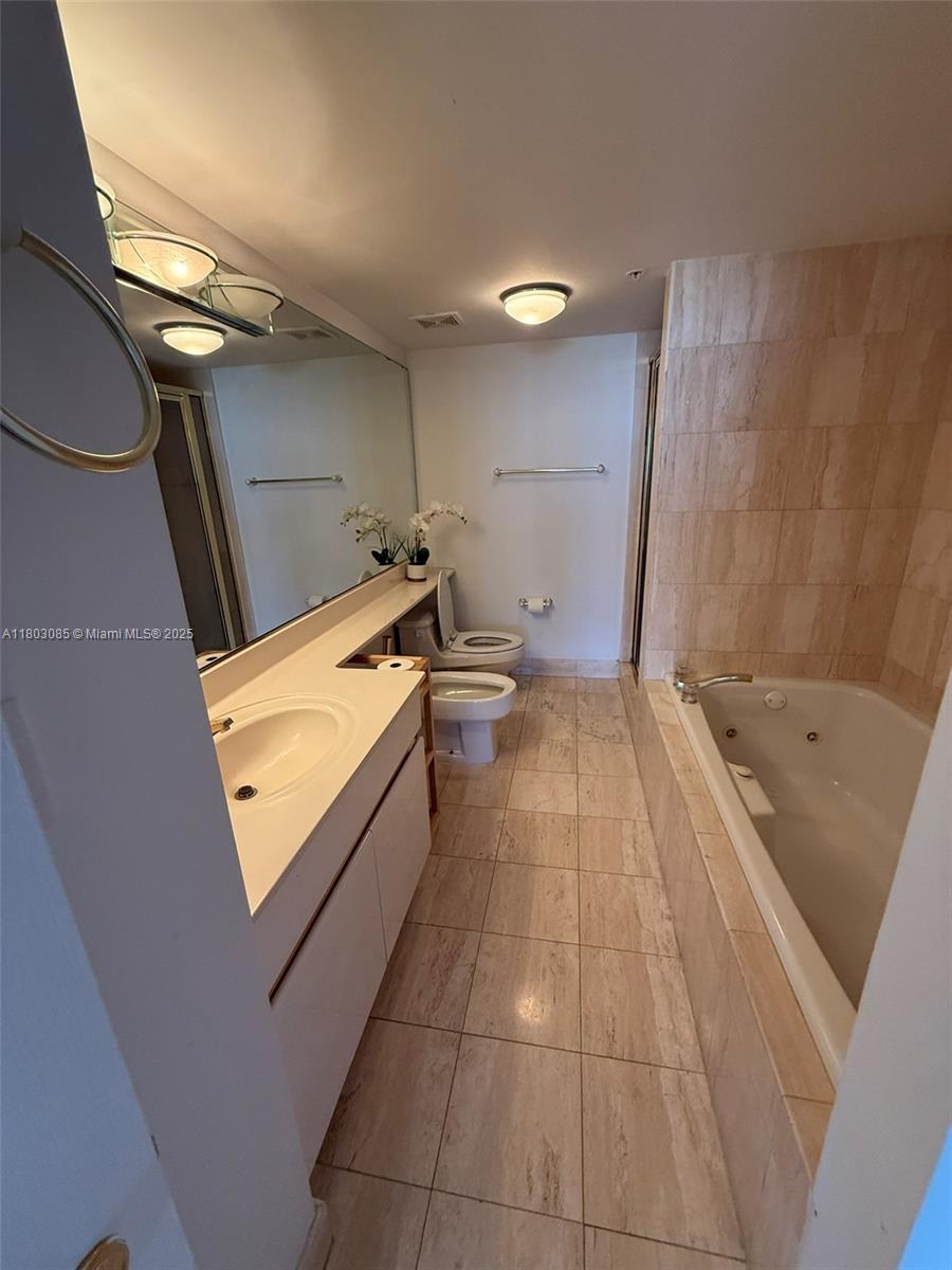 SUNSET HARBOUR NORTH CONDO - Residential Lease