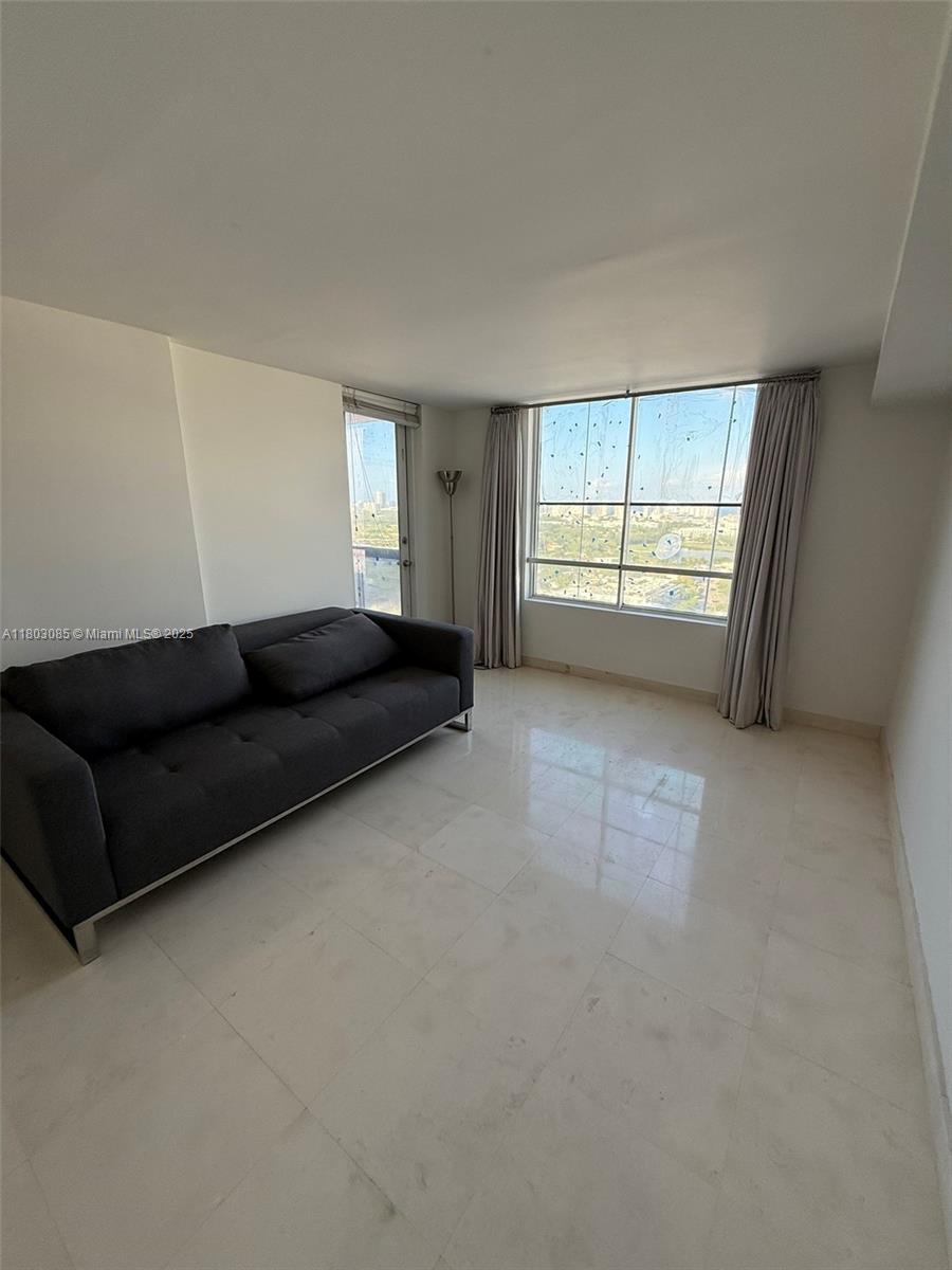 SUNSET HARBOUR NORTH CONDO - Residential Lease