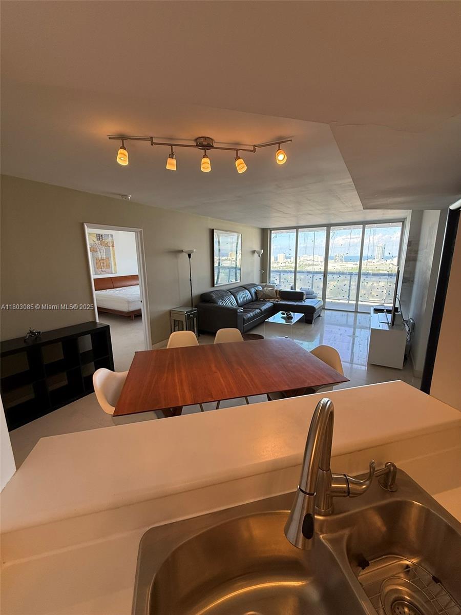 SUNSET HARBOUR NORTH CONDO - Residential Lease