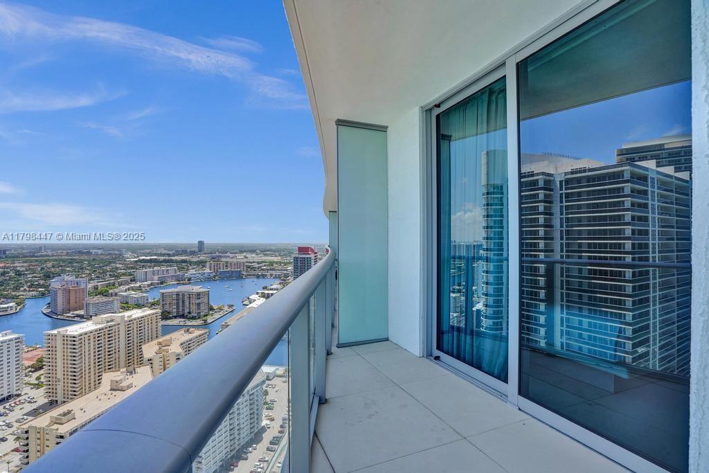 4111 SOUTH OCEAN DRIVE CO - Residential