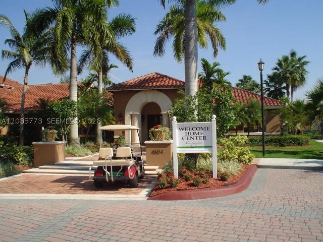 1/1, ready to move in, beautiful apartment in a gated community at Coconut Creek, Spacious Bedroom, Open Living & Dining. Resort-Style Amenities: Gym, Kids Playroom, Tennis, Pool, Racquetball. Full W/D. Close to Schools, Shopping, and Highways. The open living and dining areas provide a seamless flow for entertaining. Located near schools, shopping, and highways, this condo offers convenience and easy commuting. Walk to the promenade! HOA requires 650 credit score or higher.