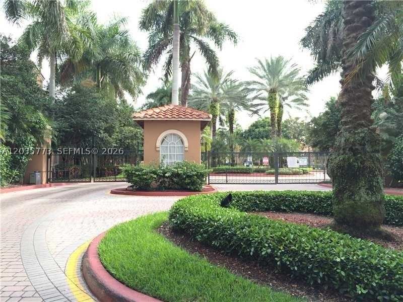 CARRINGTON AT COCONUT CRE - Residential Lease