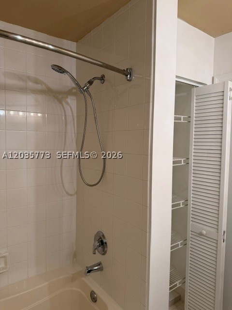 CARRINGTON AT COCONUT CRE - Residential Lease