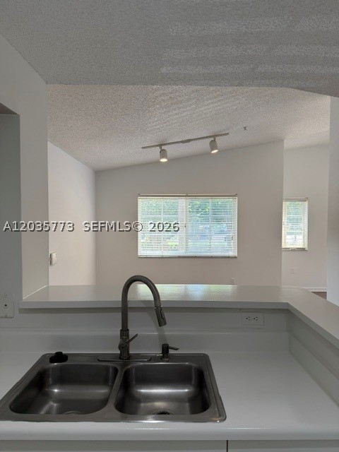CARRINGTON AT COCONUT CRE - Residential Lease