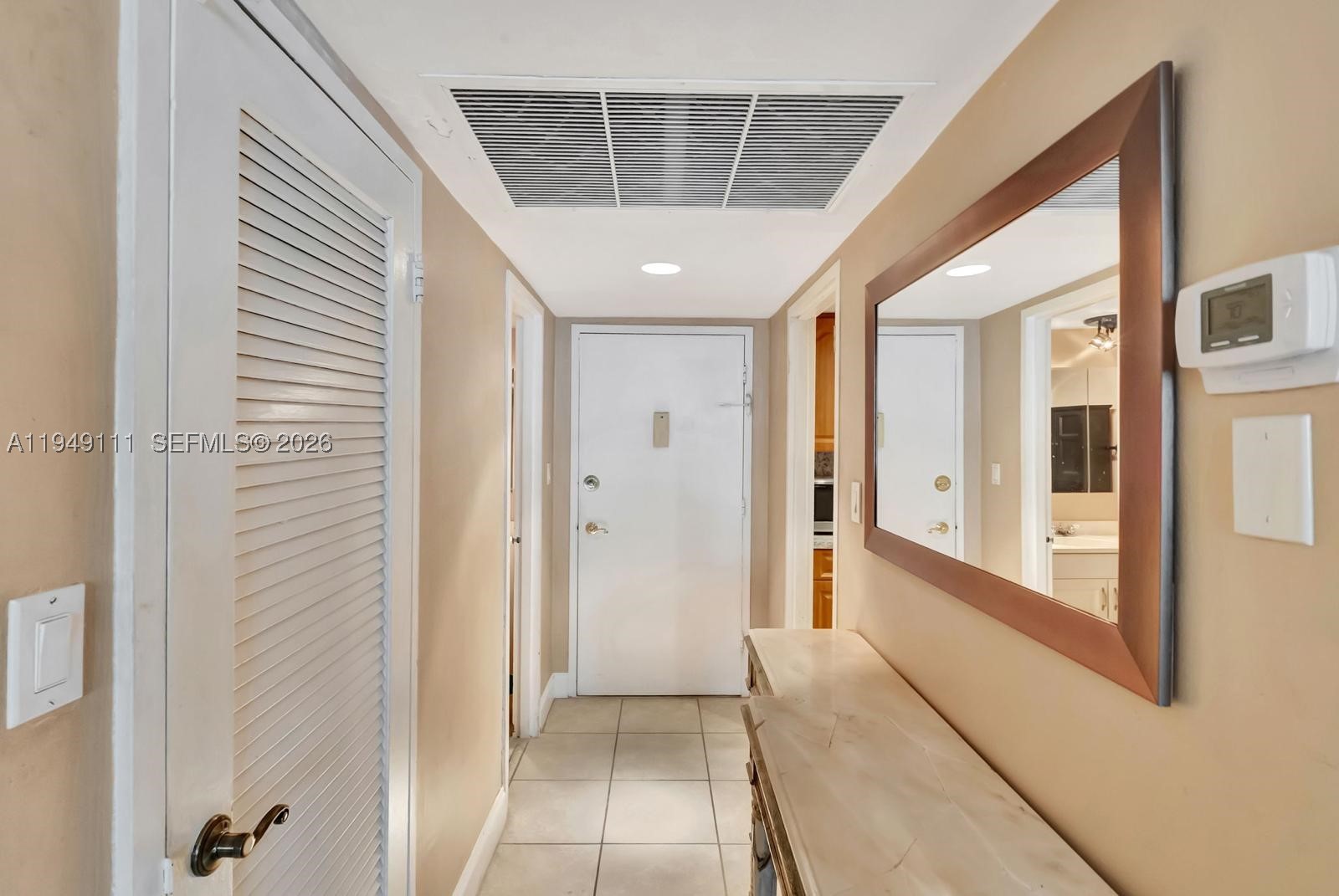 THE CARRIAGE HOUSE CONDO - Residential