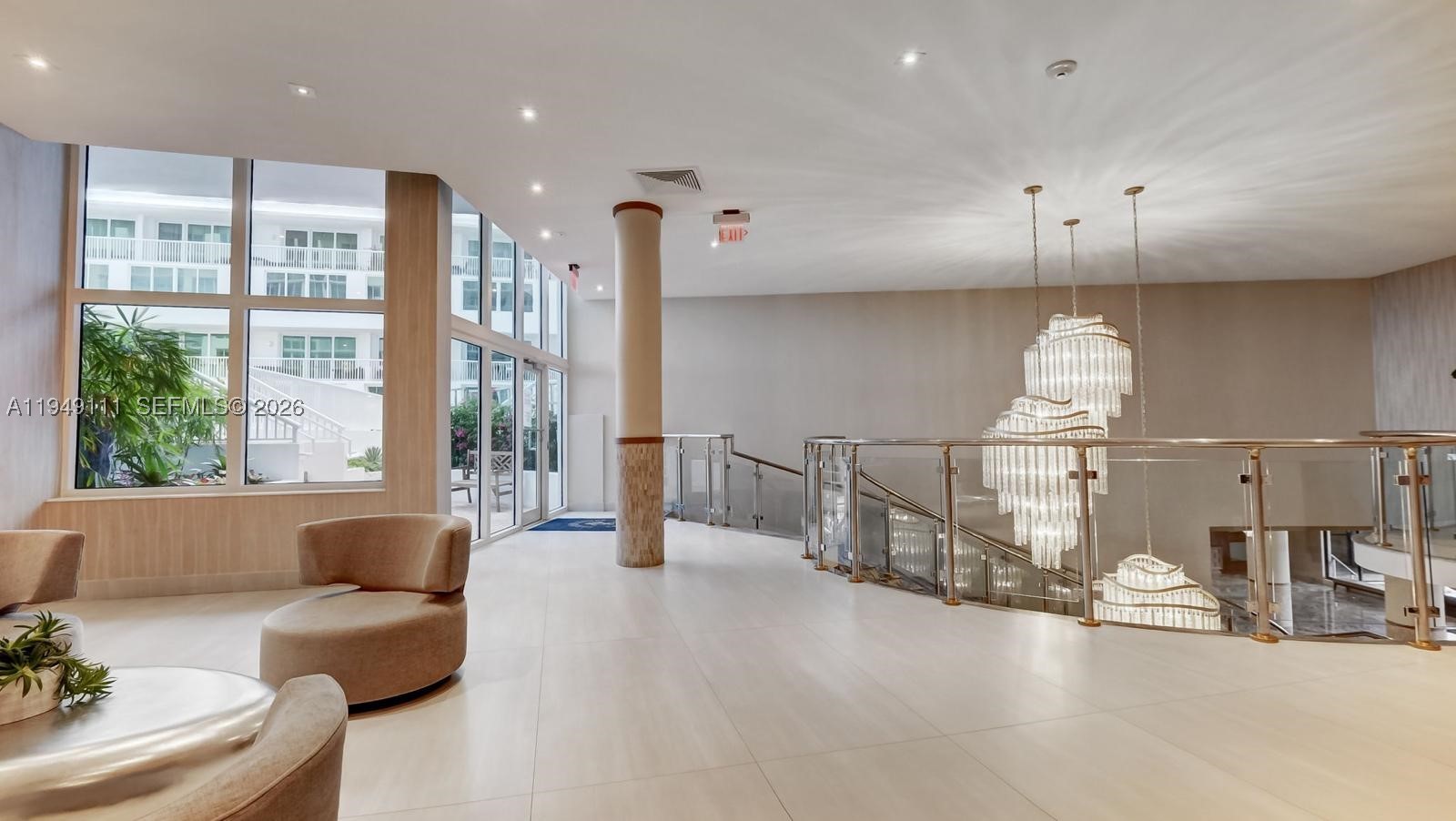 THE CARRIAGE HOUSE CONDO - Residential