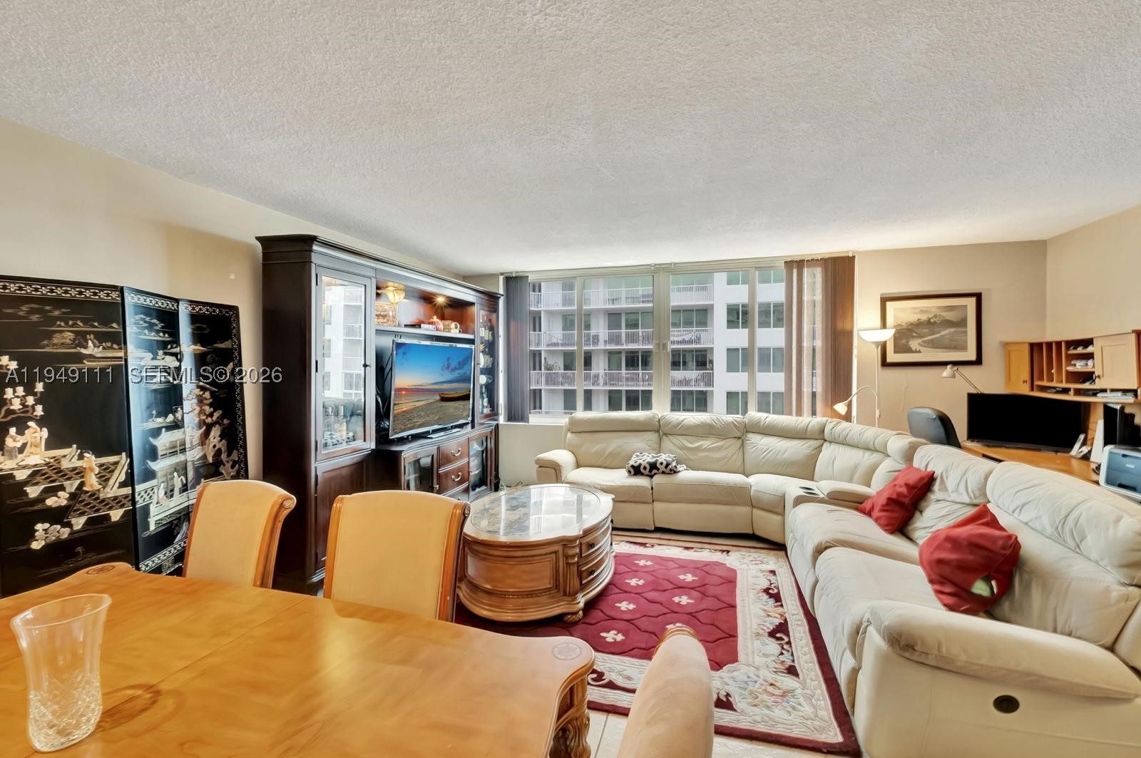 THE CARRIAGE HOUSE CONDO - Residential