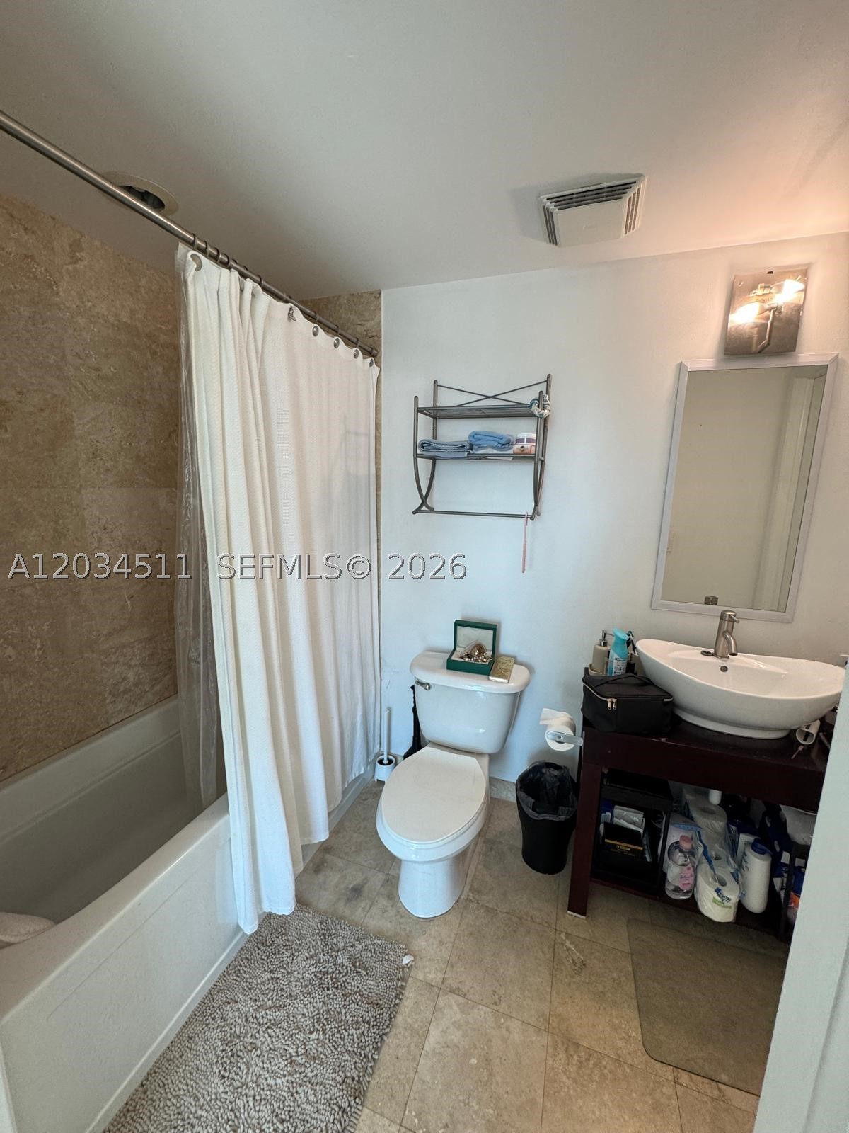 WIND CONDO - Residential Lease