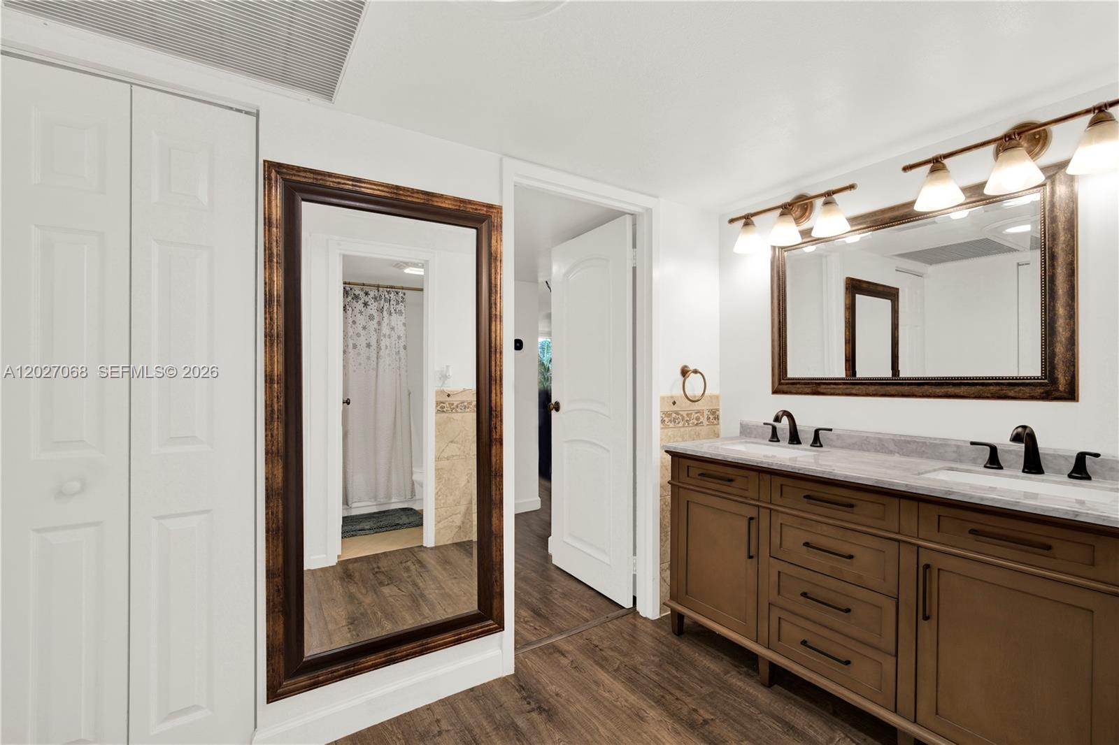 ARLEN HOUSE EAST CONDO - Residential