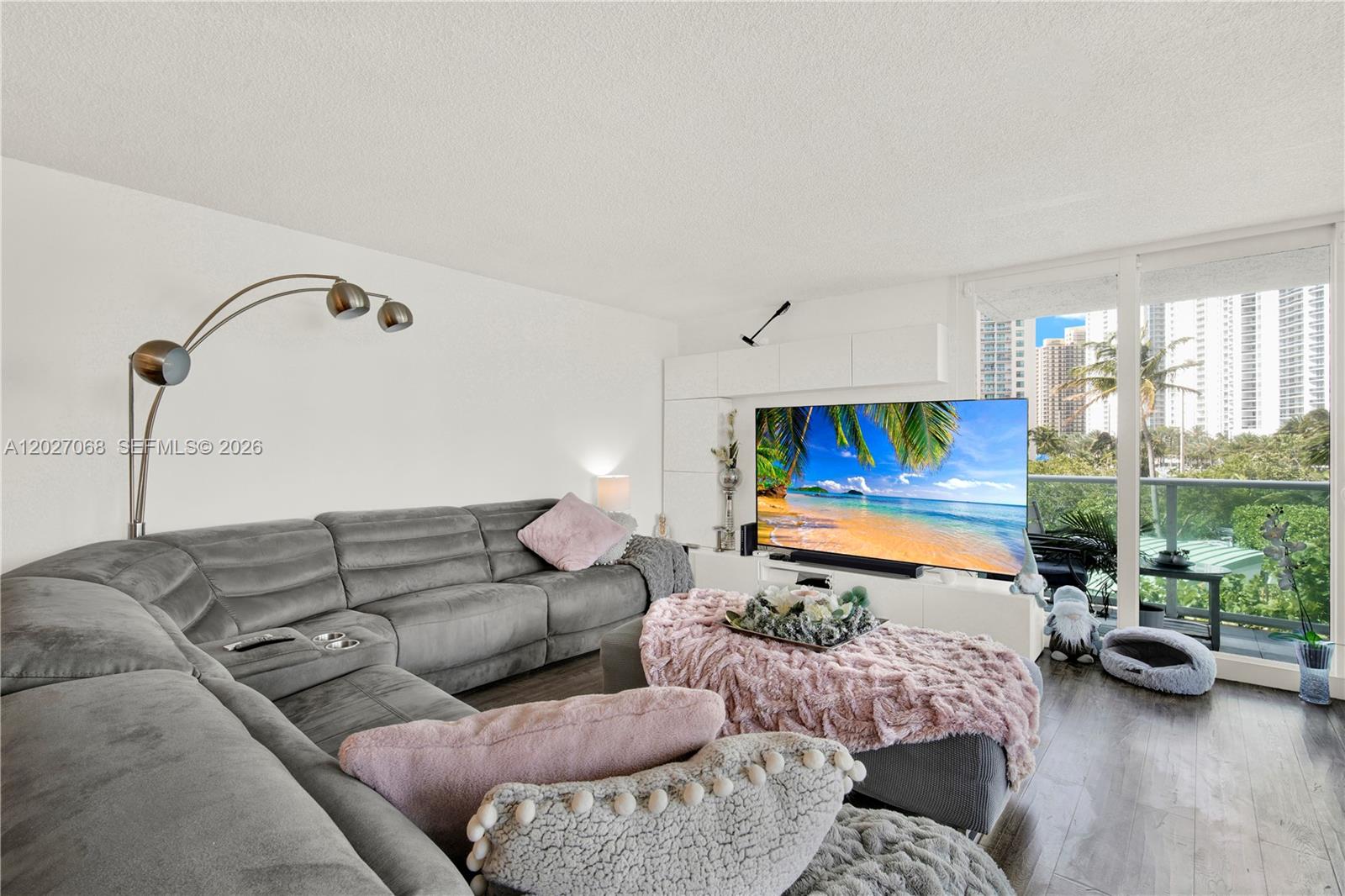 ARLEN HOUSE EAST CONDO - Residential