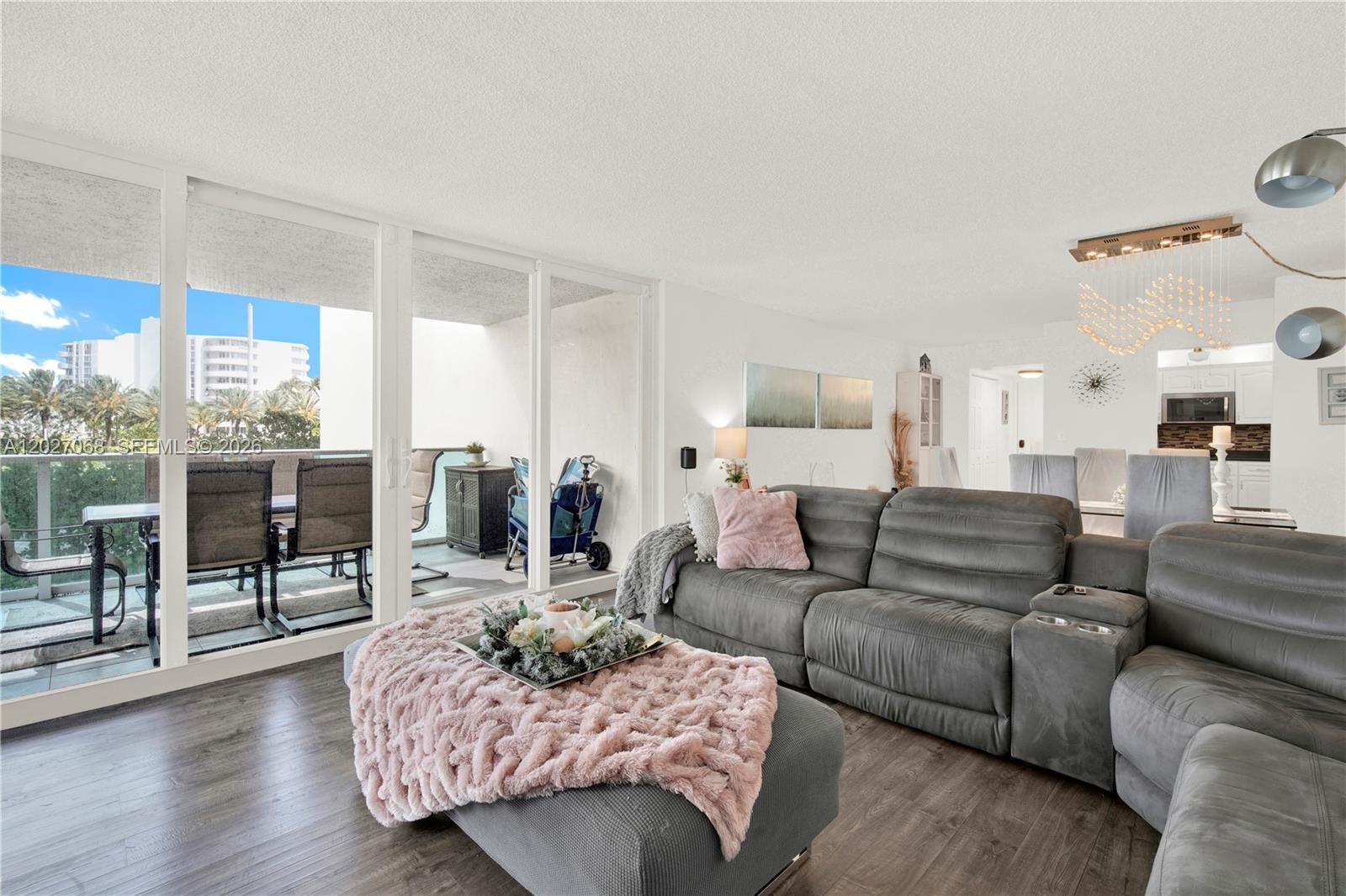 ARLEN HOUSE EAST CONDO - Residential