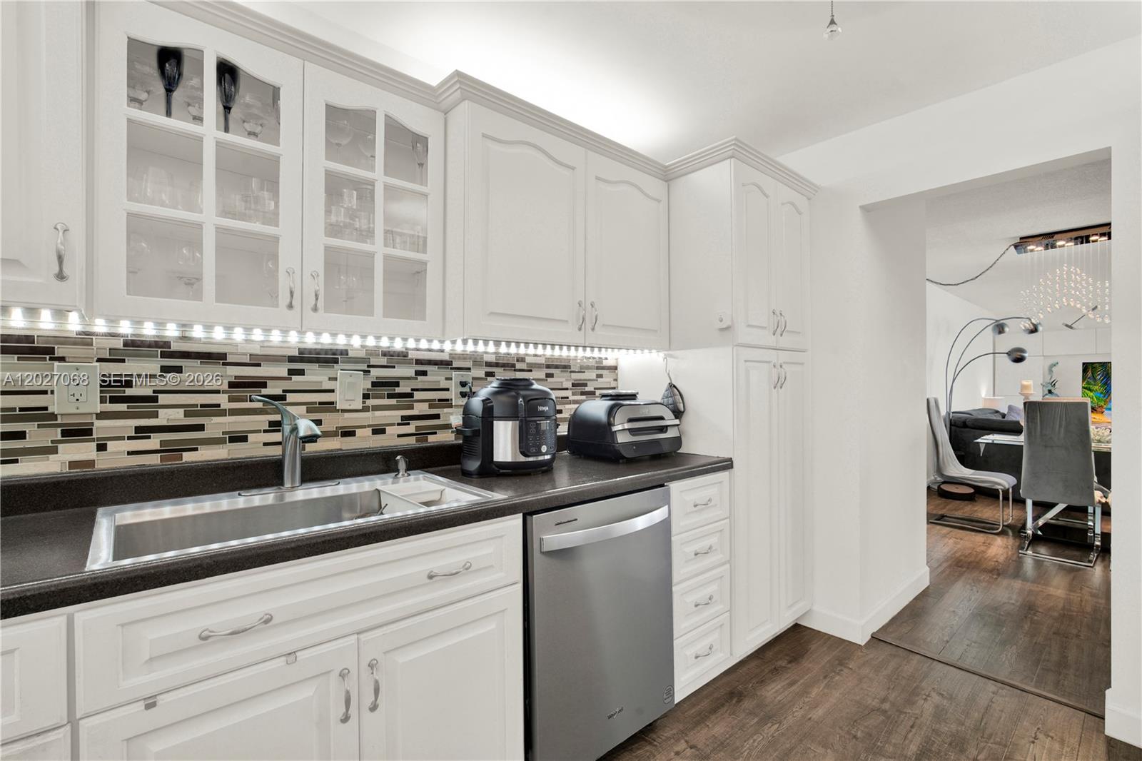 ARLEN HOUSE EAST CONDO - Residential