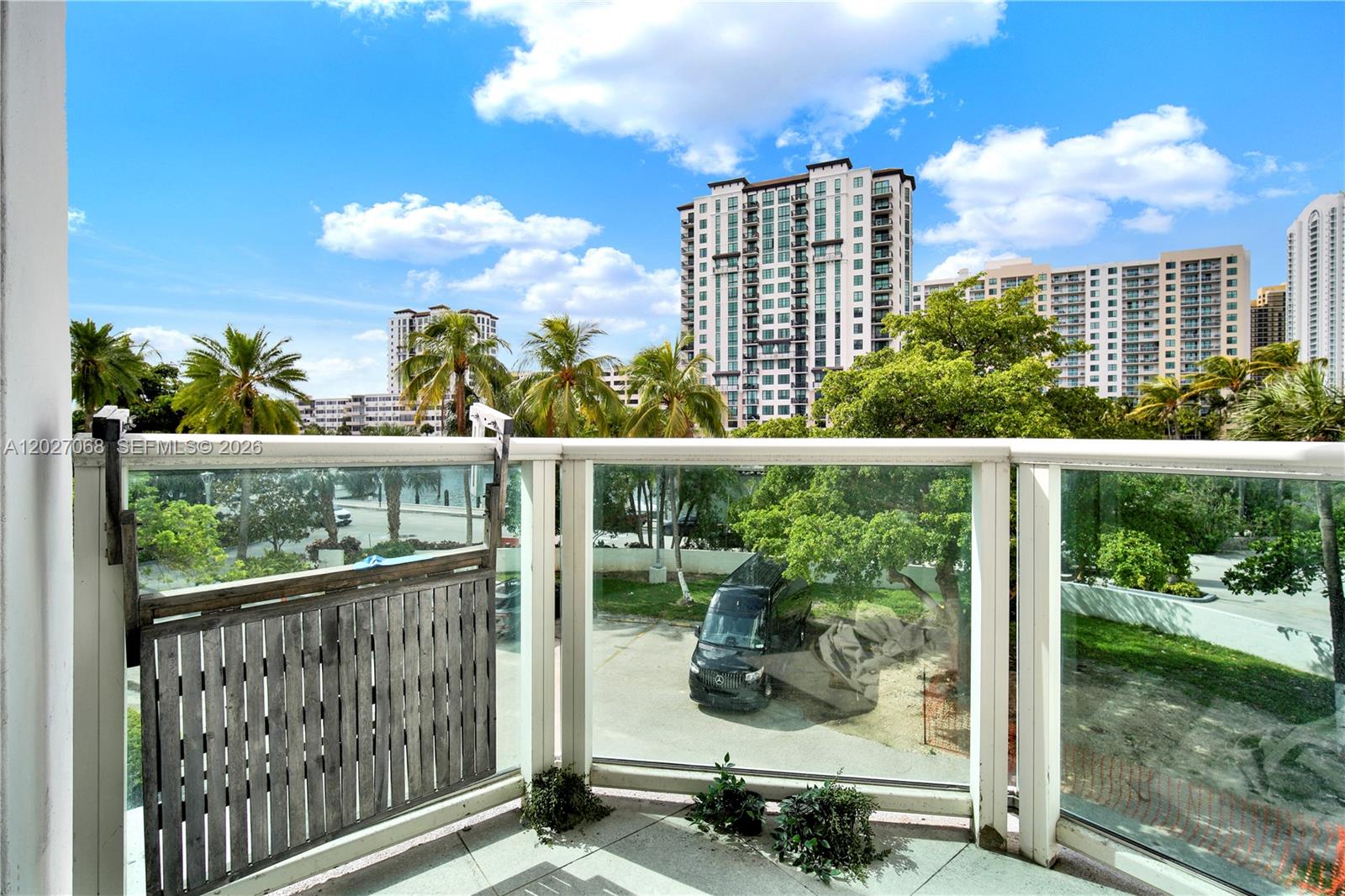 ARLEN HOUSE EAST CONDO - Residential