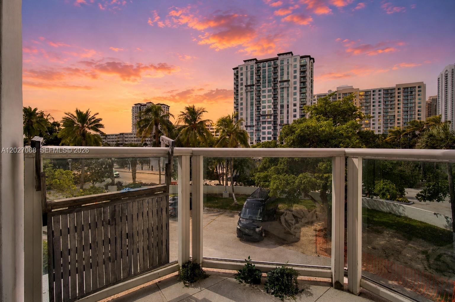 ARLEN HOUSE EAST CONDO - Residential
