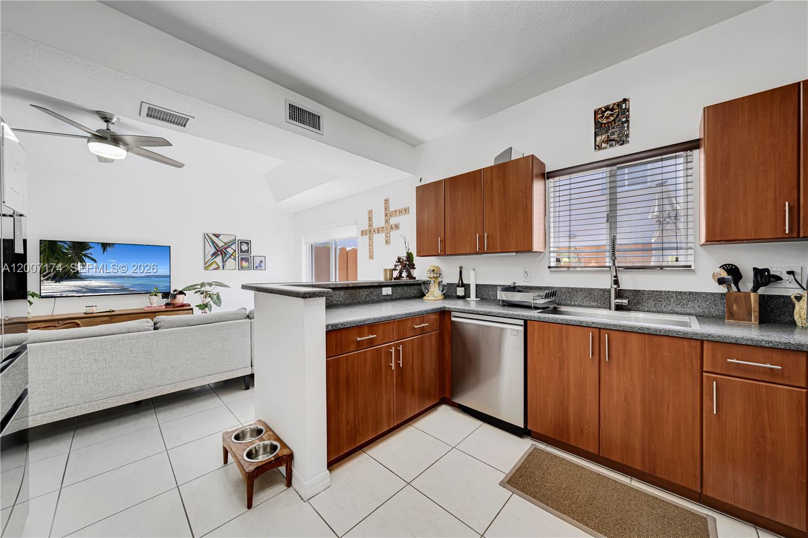KENDALL VILLAGE TOWNVILLA - Residential