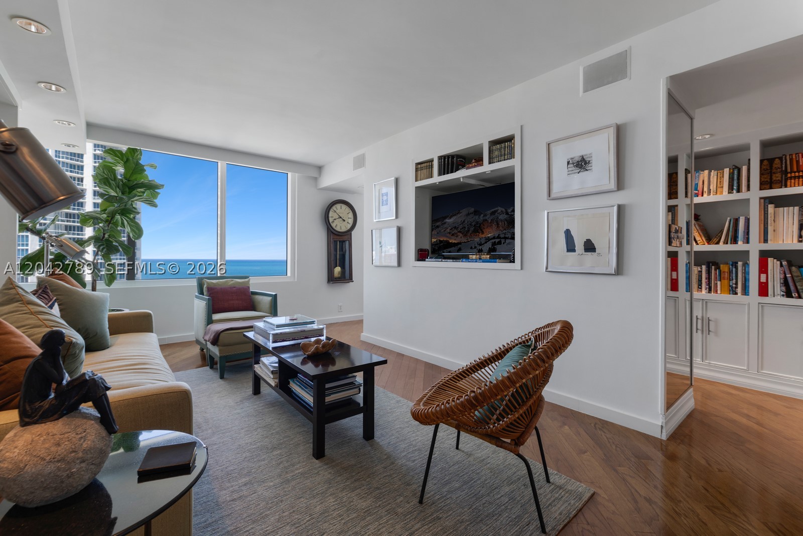 SOUTH POINTE TOWERS CONDO - Residential