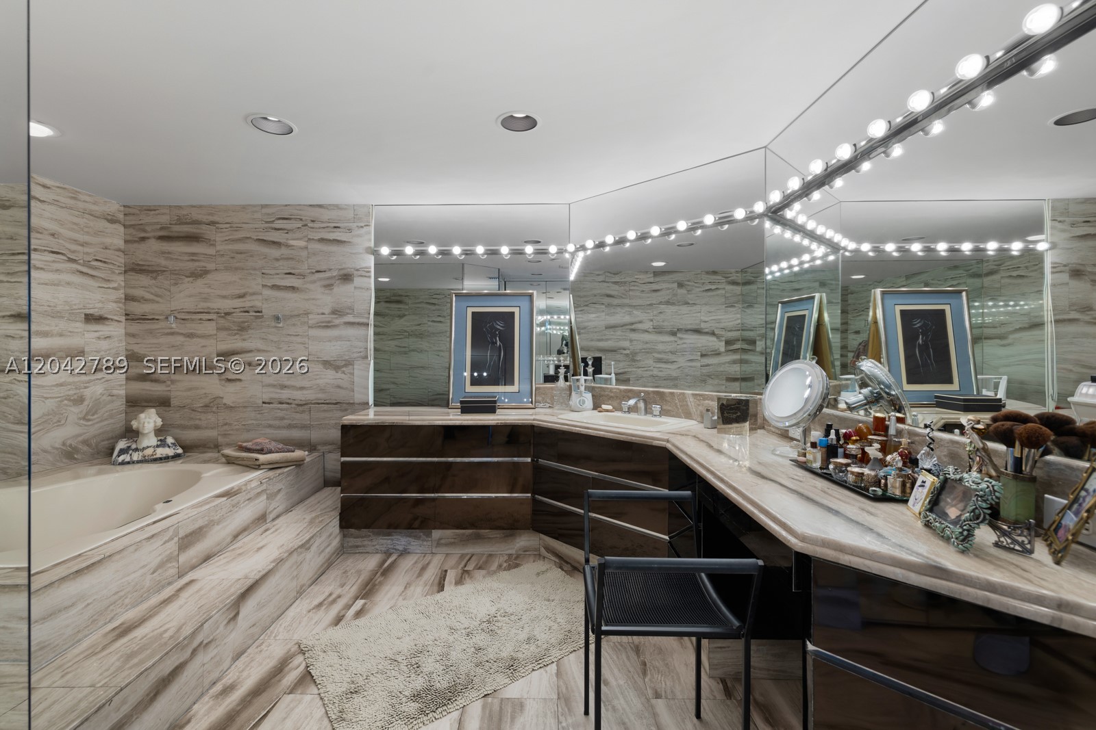 SOUTH POINTE TOWERS CONDO - Residential