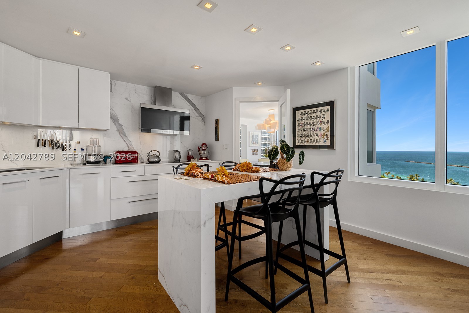 SOUTH POINTE TOWERS CONDO - Residential
