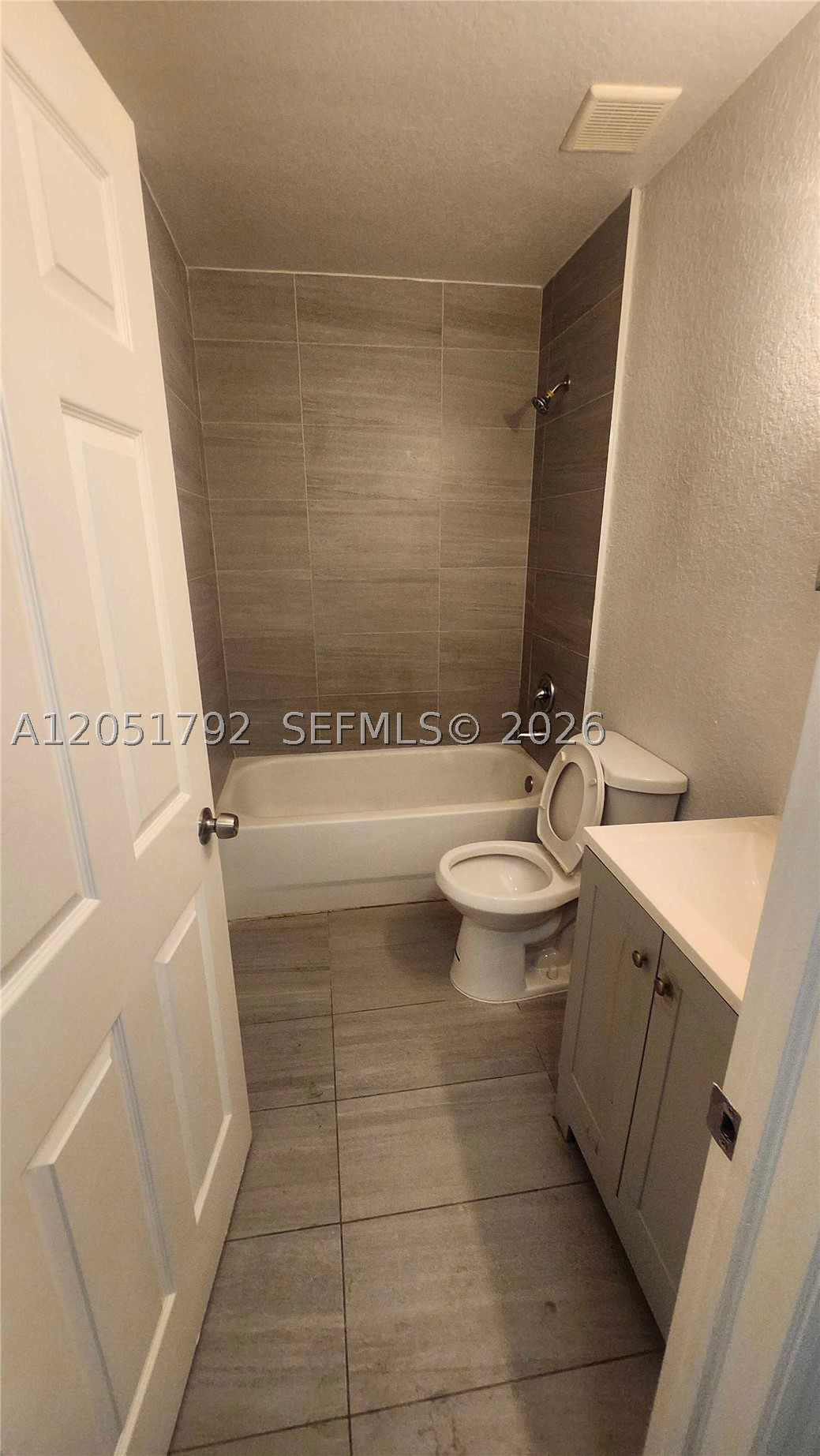 LEE LAYNE VILLAS - Residential Lease