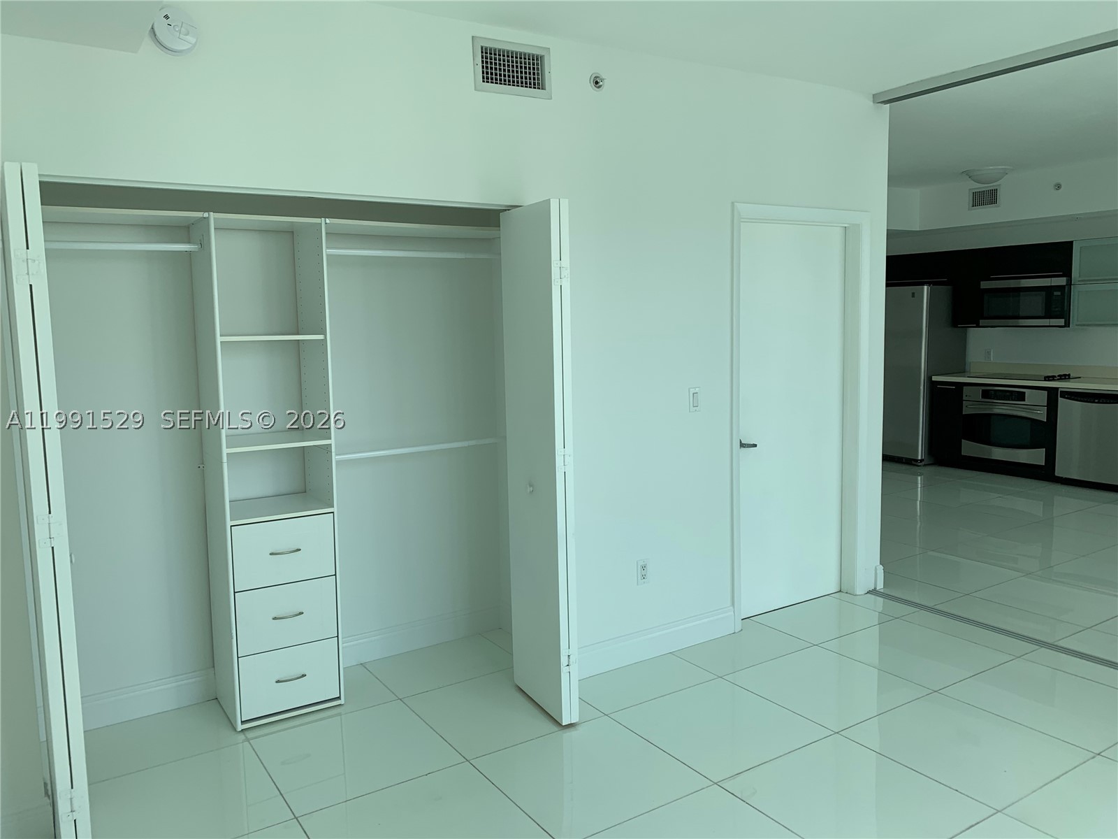 IVY CONDO - Residential