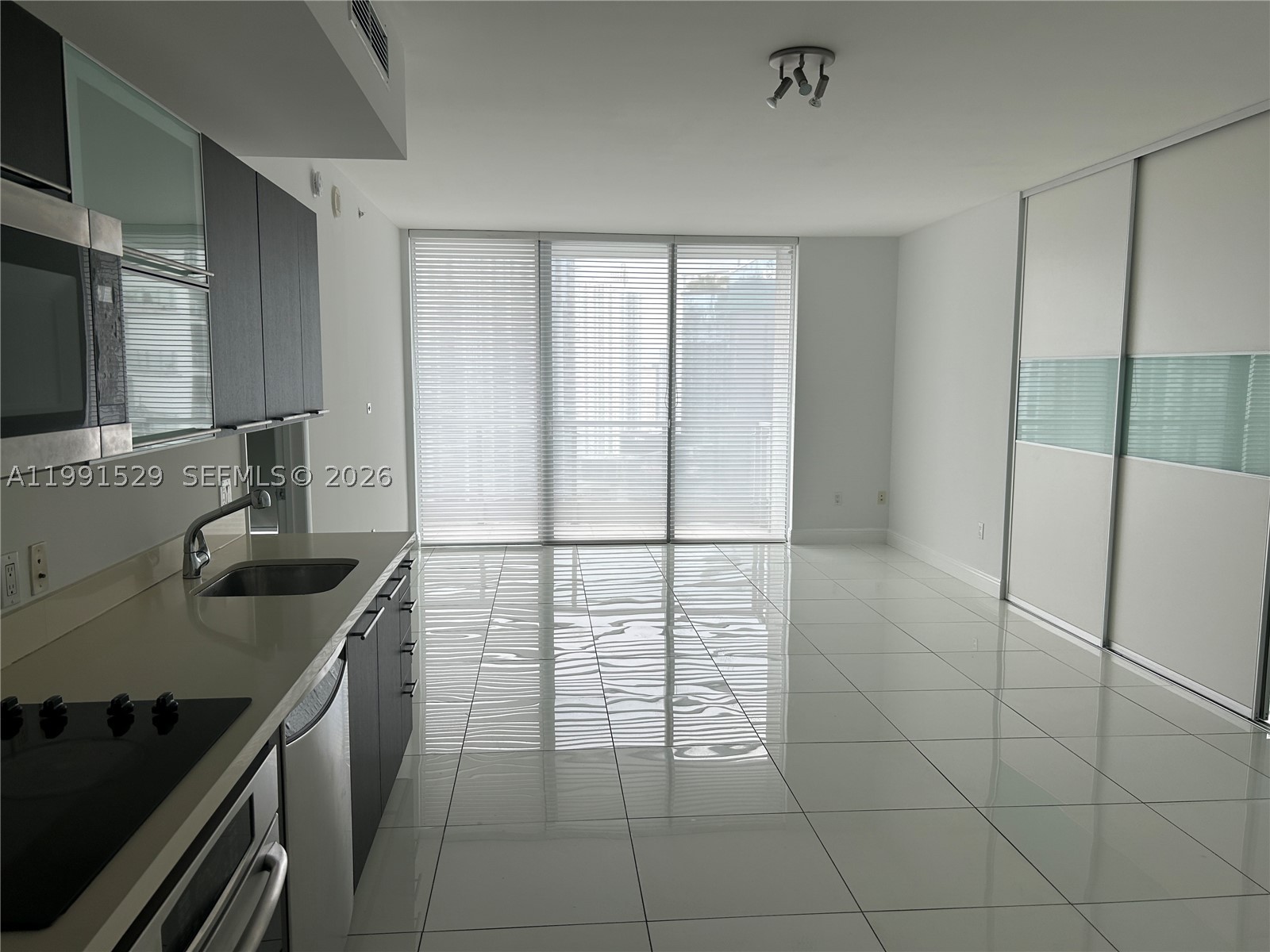 IVY CONDO - Residential