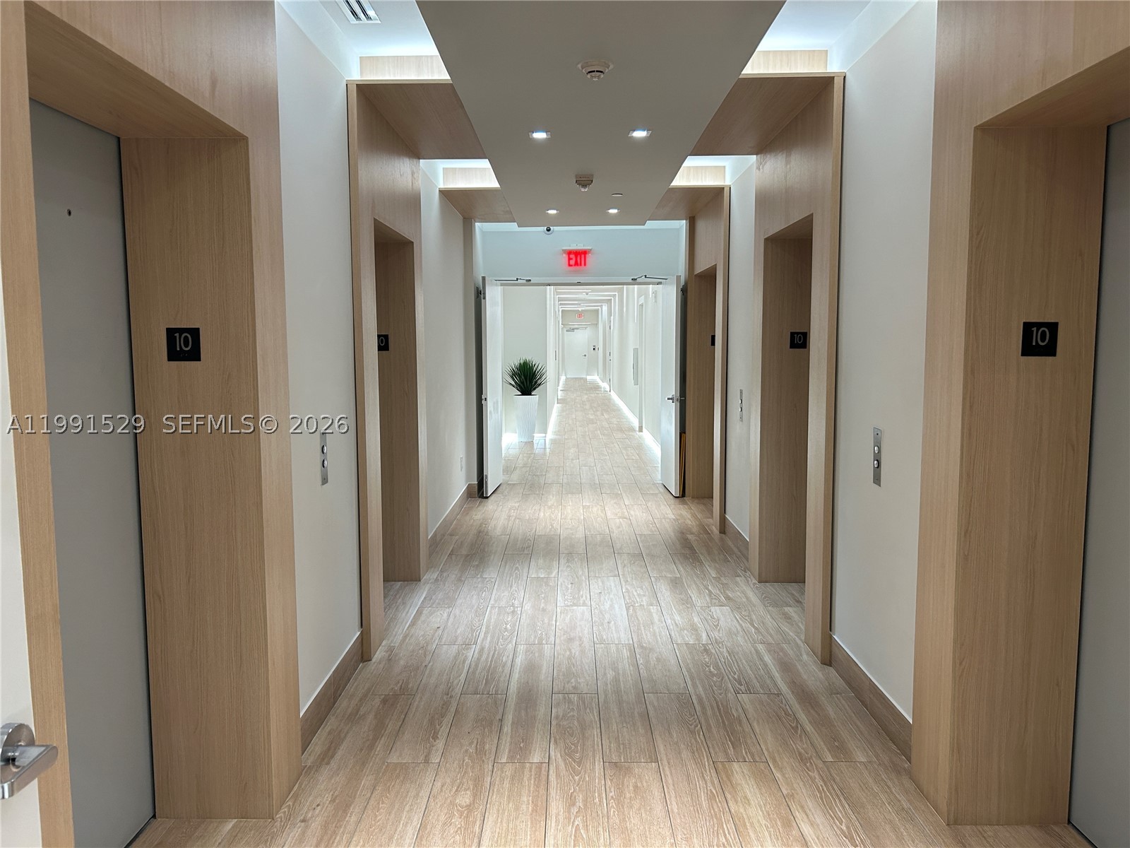 IVY CONDO - Residential