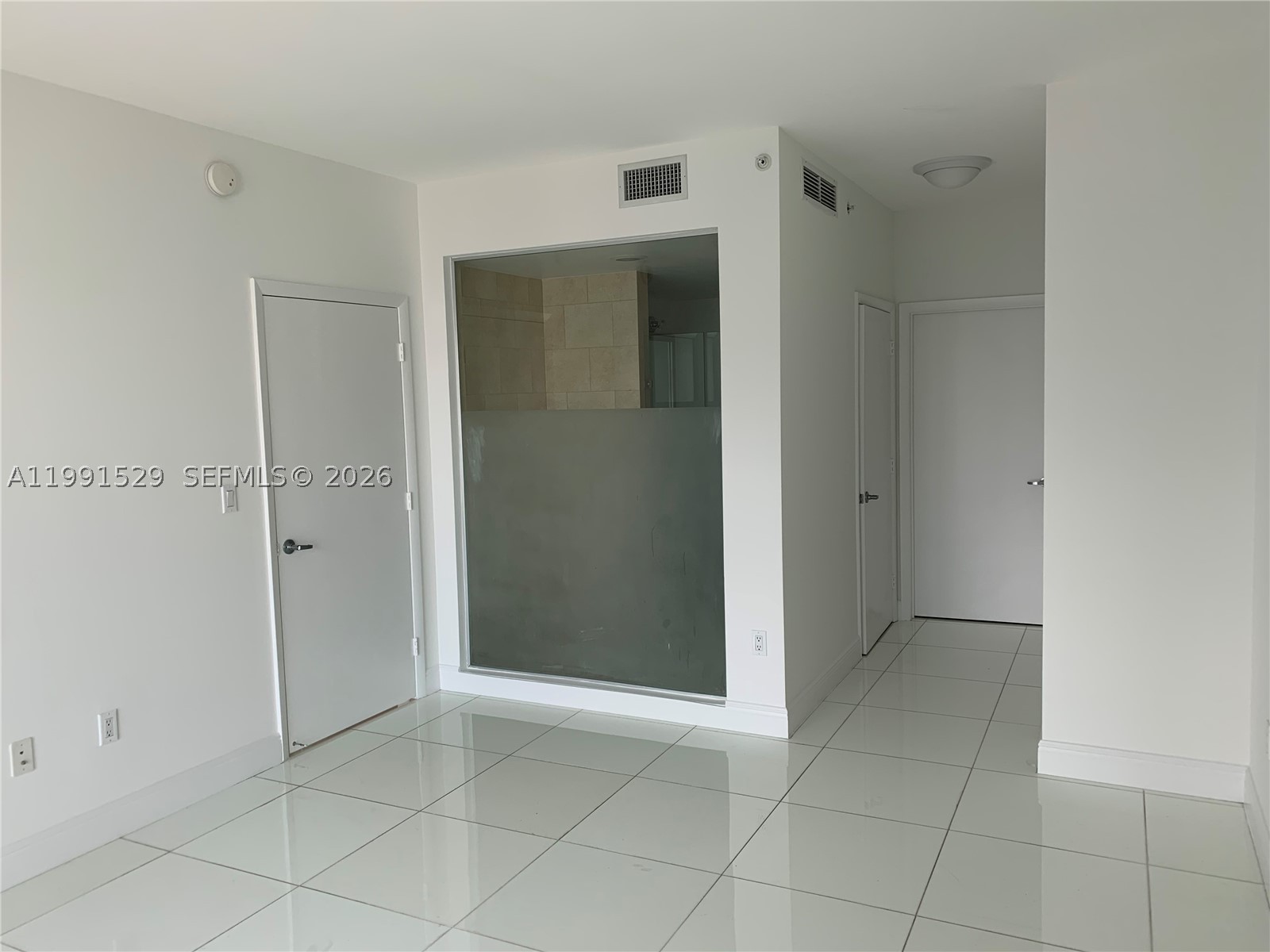 IVY CONDO - Residential