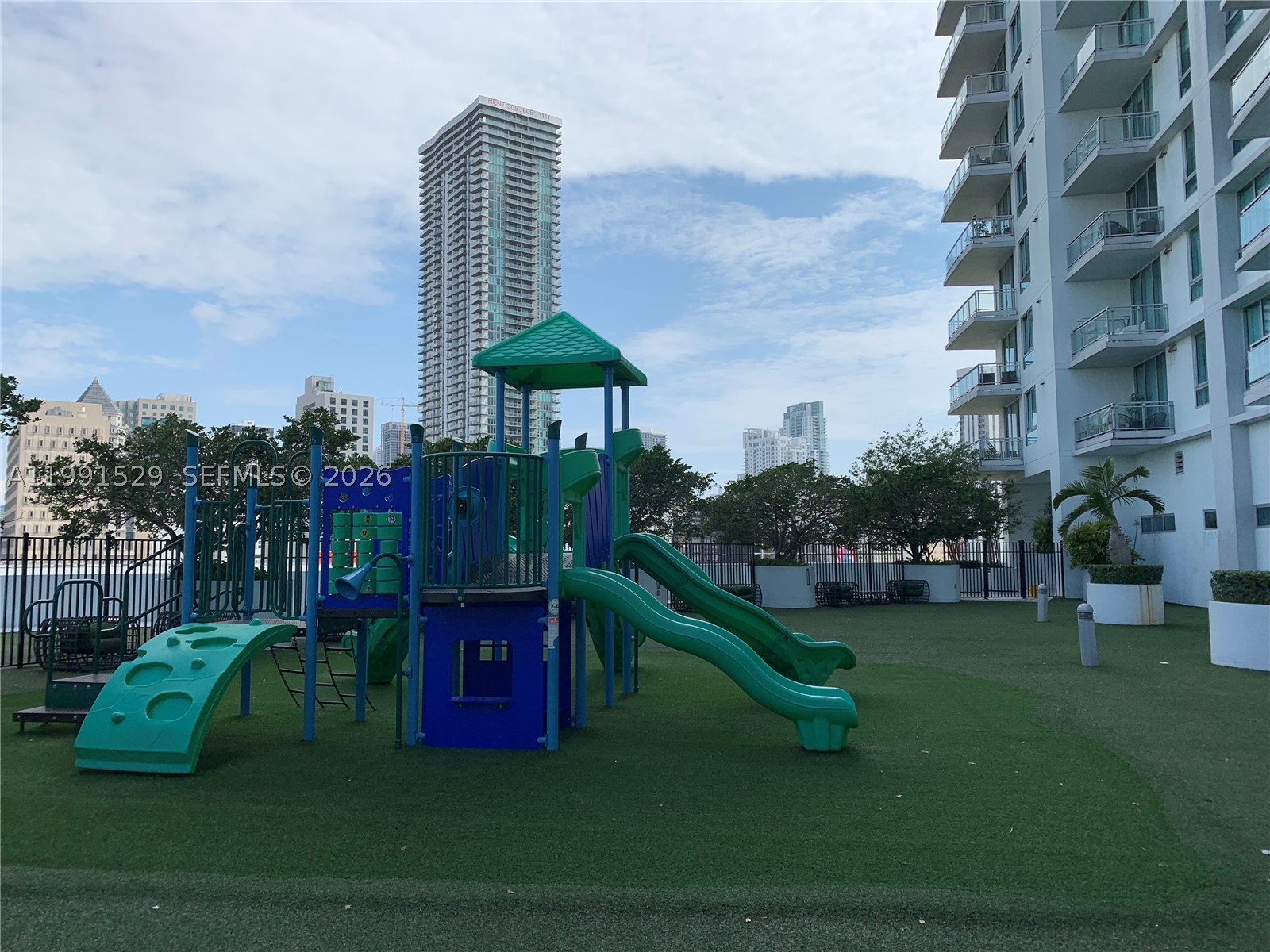 IVY CONDO - Residential