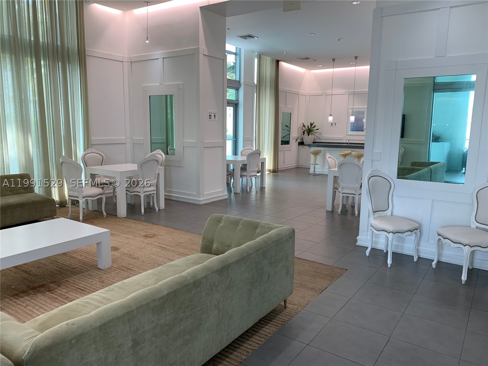 IVY CONDO - Residential