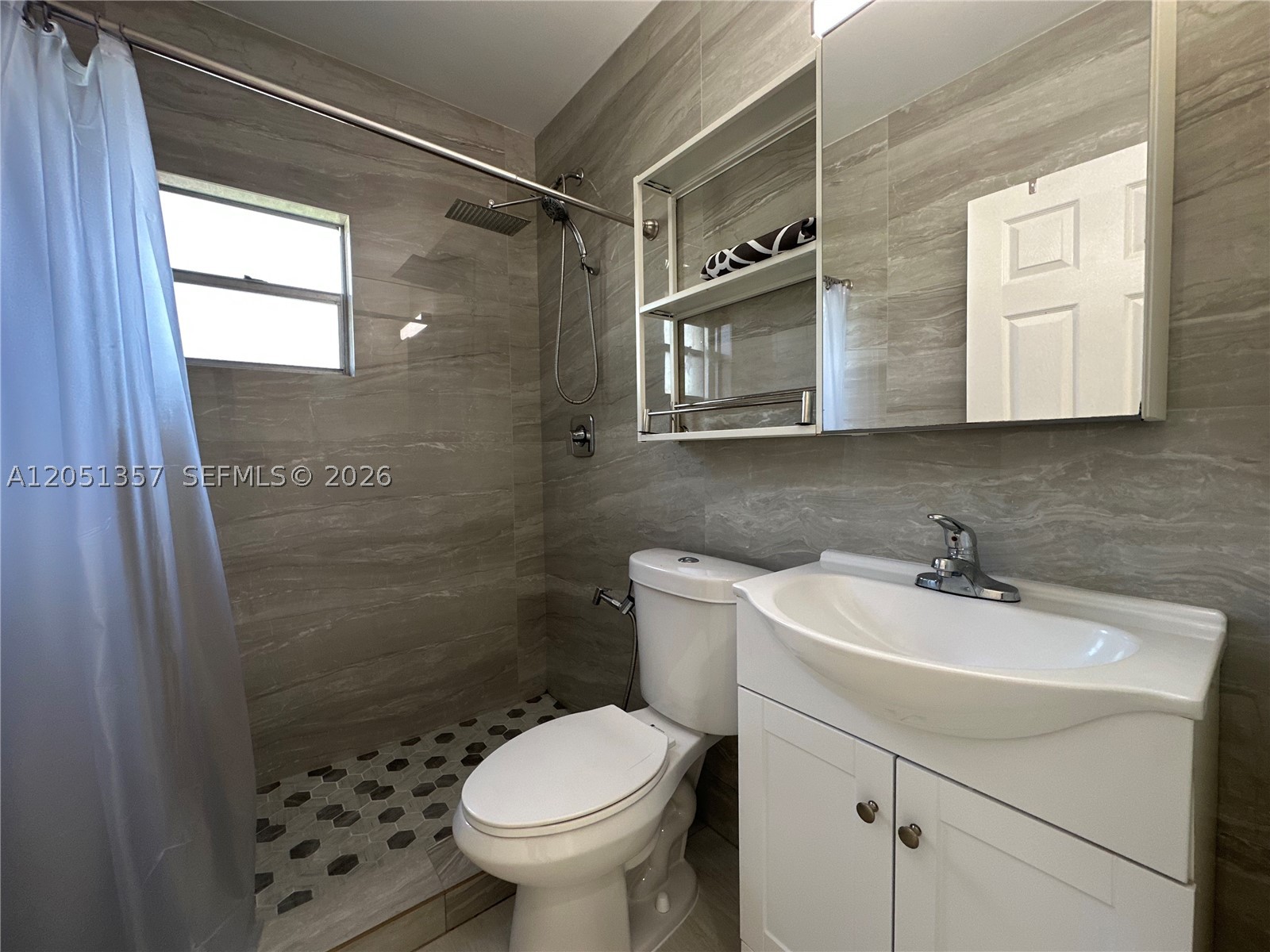 1ST ADDN TO RIVERSIDE FAR - Residential Lease