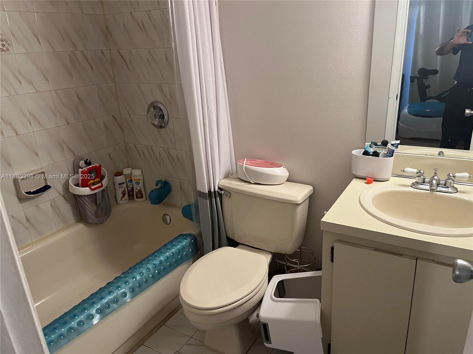 TERRA LAKE VILLAS CONDO - Residential