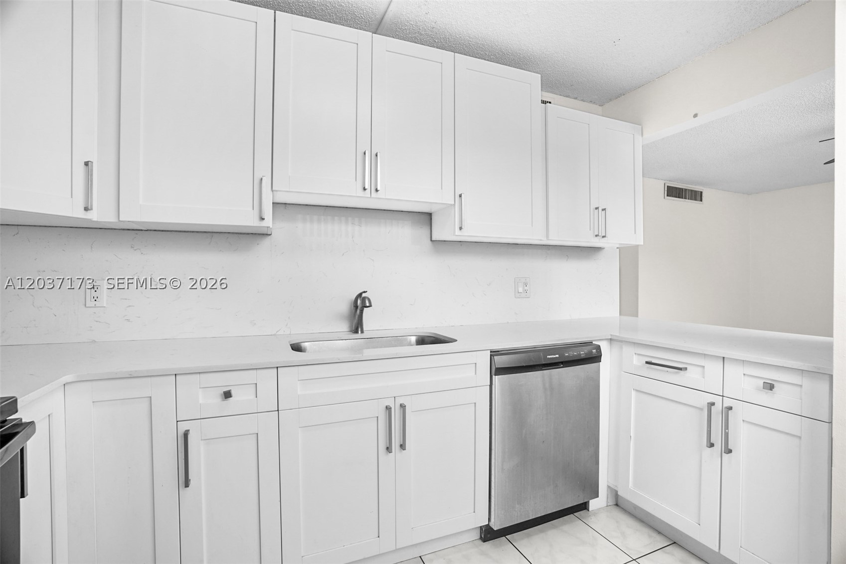 TANGERINE CONDOMINIUM - - Residential