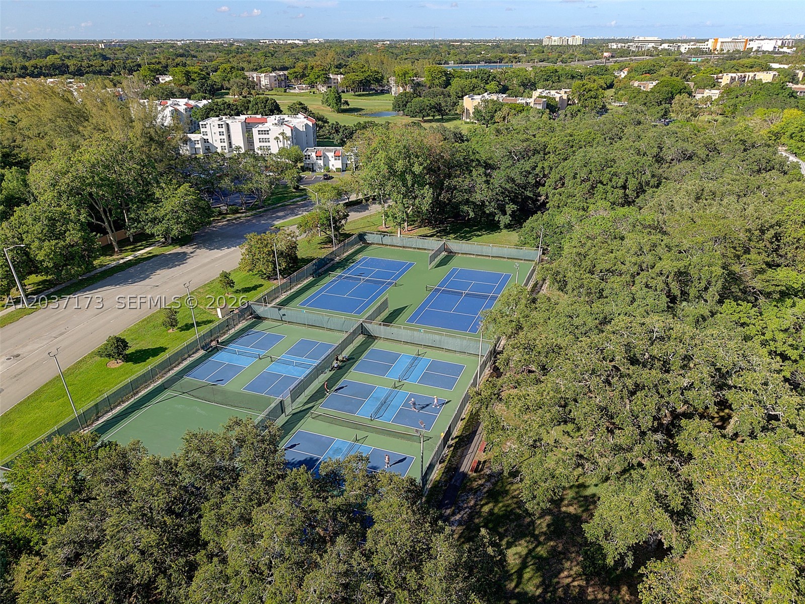 TANGERINE CONDOMINIUM - - Residential