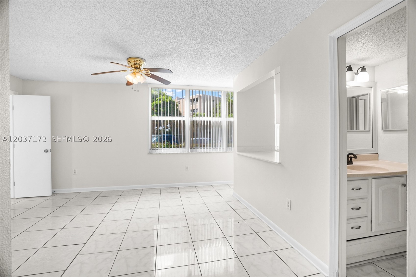 TANGERINE CONDOMINIUM - - Residential