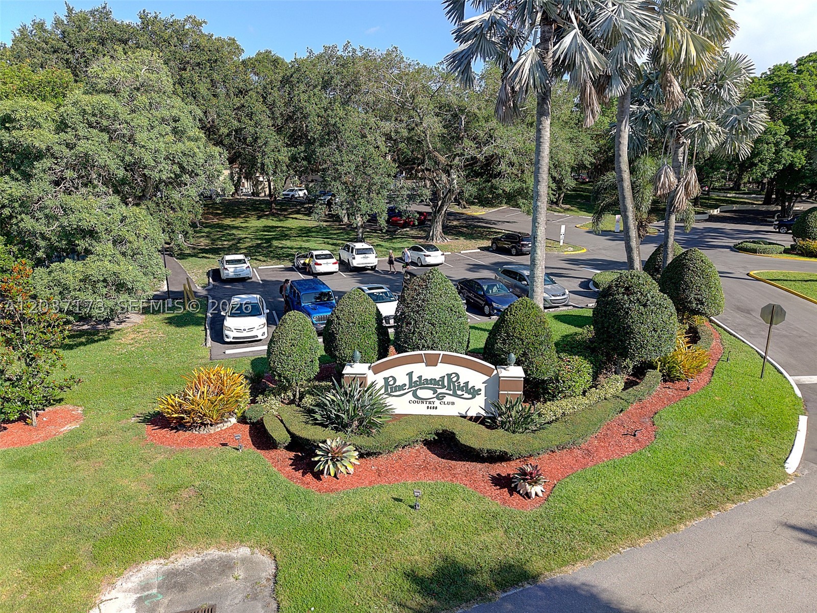 TANGERINE CONDOMINIUM - - Residential