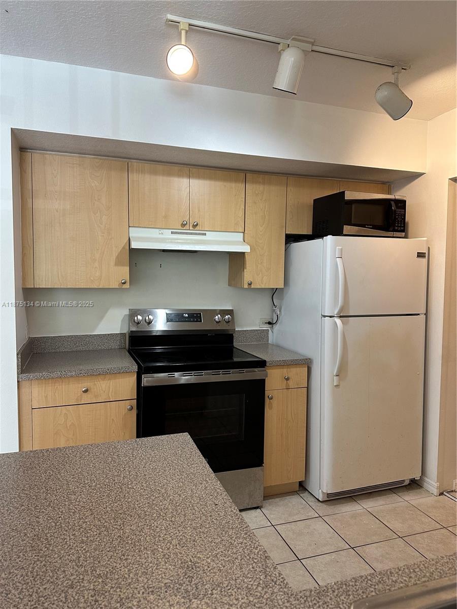 VILLA DEL SOL CONDO - Residential Lease