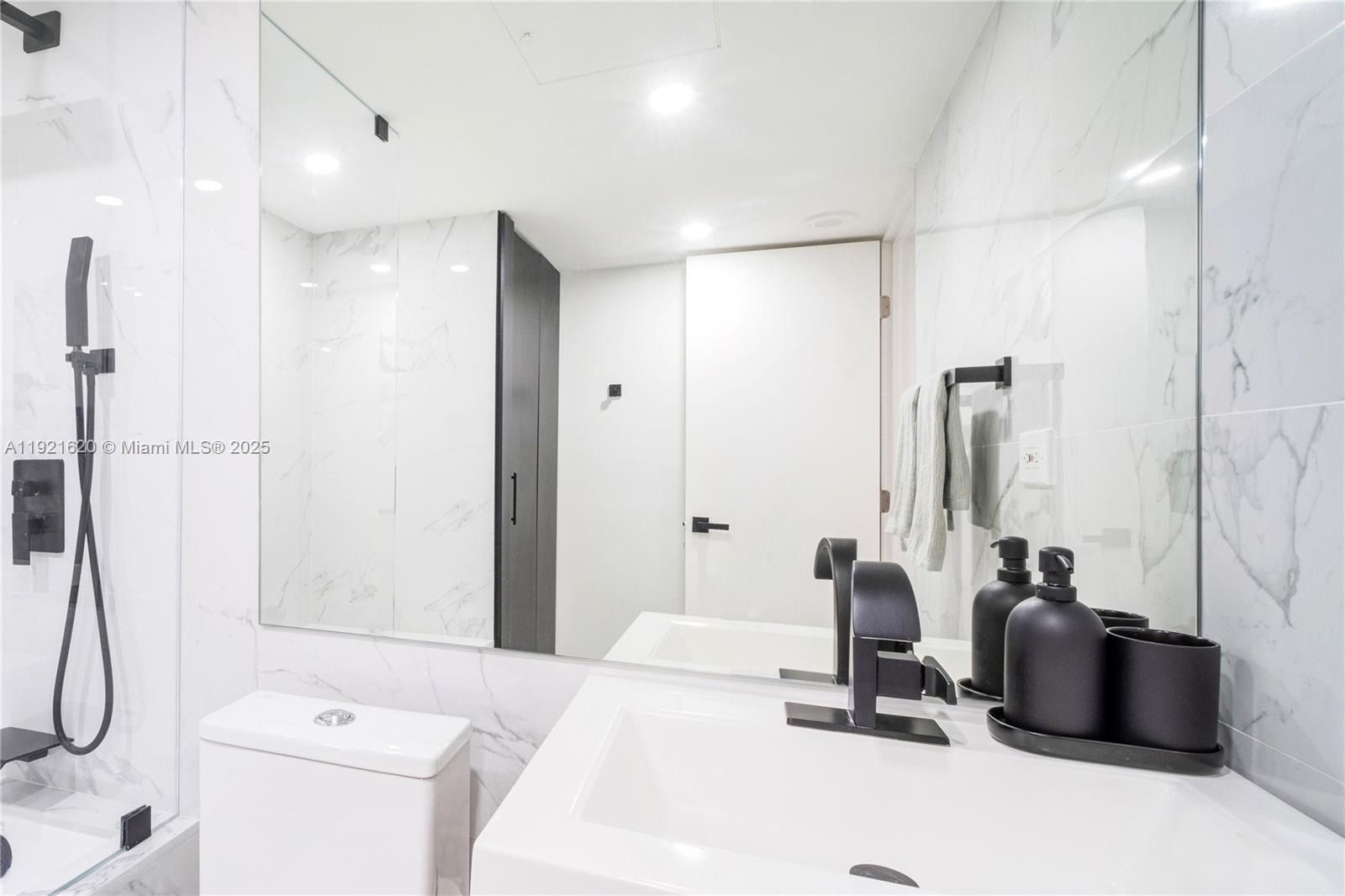 FLAMINGO SOUTH BEACH I CO - Residential