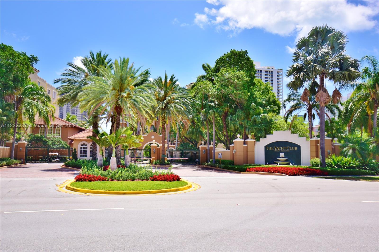 This Stunning 1/1, located at the heart of Aventura. Located at a walking distance to the Aventura Mall, Turnberry Golf Course.
Florida’s Riviera (Sunny Isles beach) is just 2 miles away. World famous Hollywood beach broad walk is just 8 miles. Haulover beach & Park only 4.5 miles.
Unit was fully modernized with Brand-new stainless-steel appliances, wine fridge, curtains,  bed covers & drawers and dressers