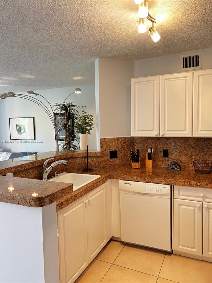 THE YACHT CLUB AT AVENTUR - Residential Lease