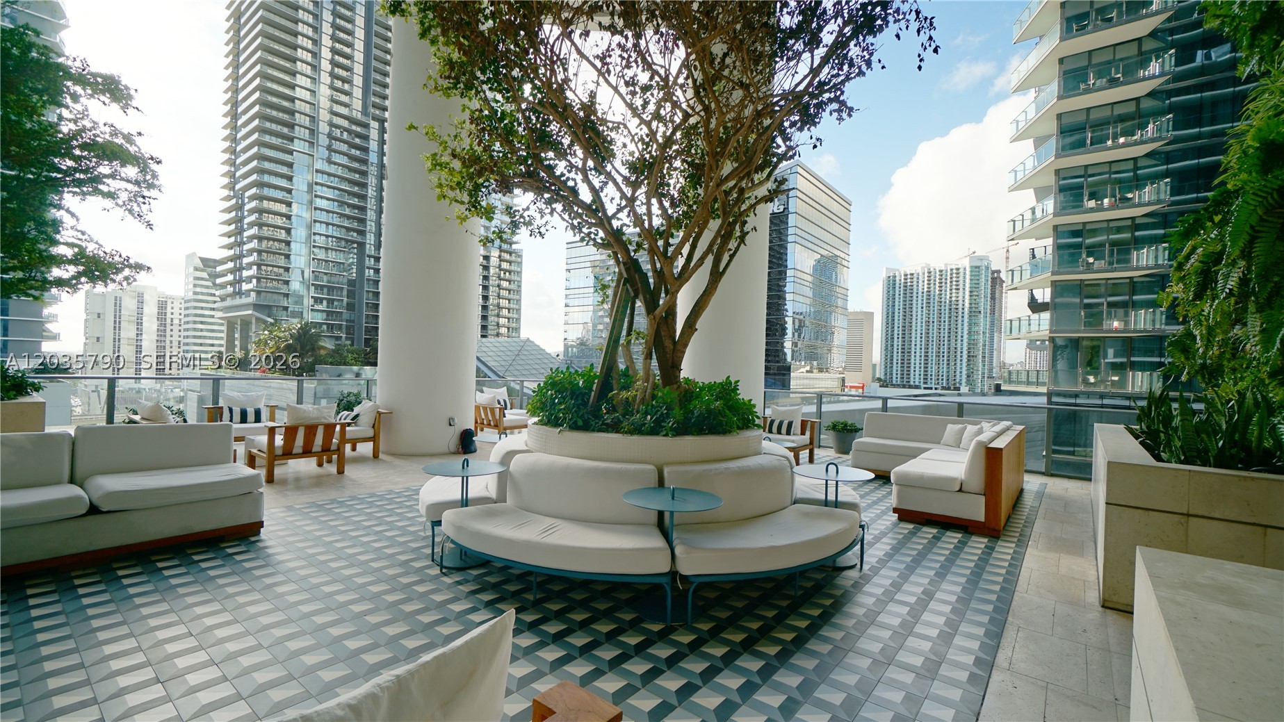 801 SMA RESIDENCES CONDO - Residential Lease